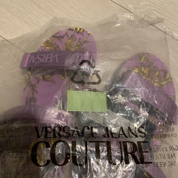 VERSACE JEANS COUTURE Purple Garland Logo Sandals in size 38, super comfortable - Picture 4 of 5